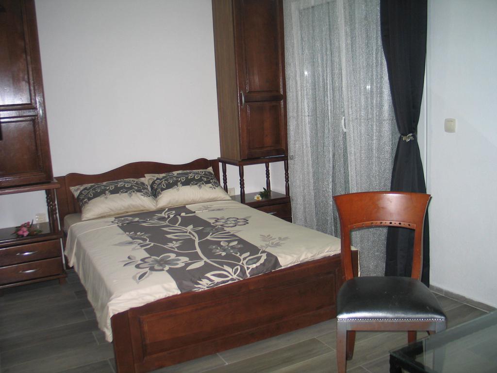 Guest House Dena Dobra Voda Ruang foto