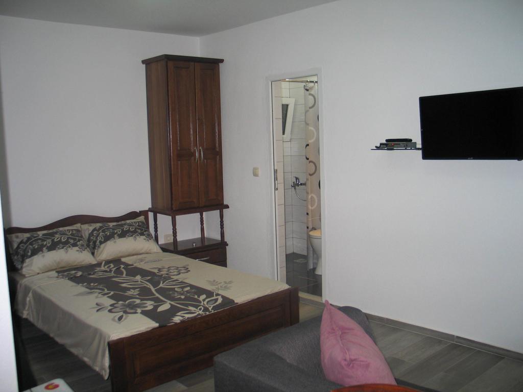 Guest House Dena Dobra Voda Ruang foto