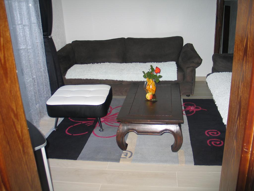 Guest House Dena Dobra Voda Bagian luar foto