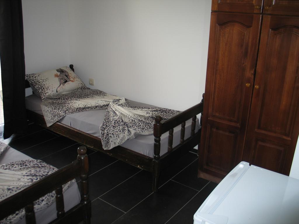 Guest House Dena Dobra Voda Ruang foto