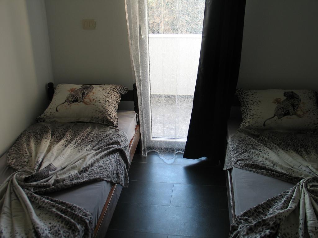 Guest House Dena Dobra Voda Ruang foto
