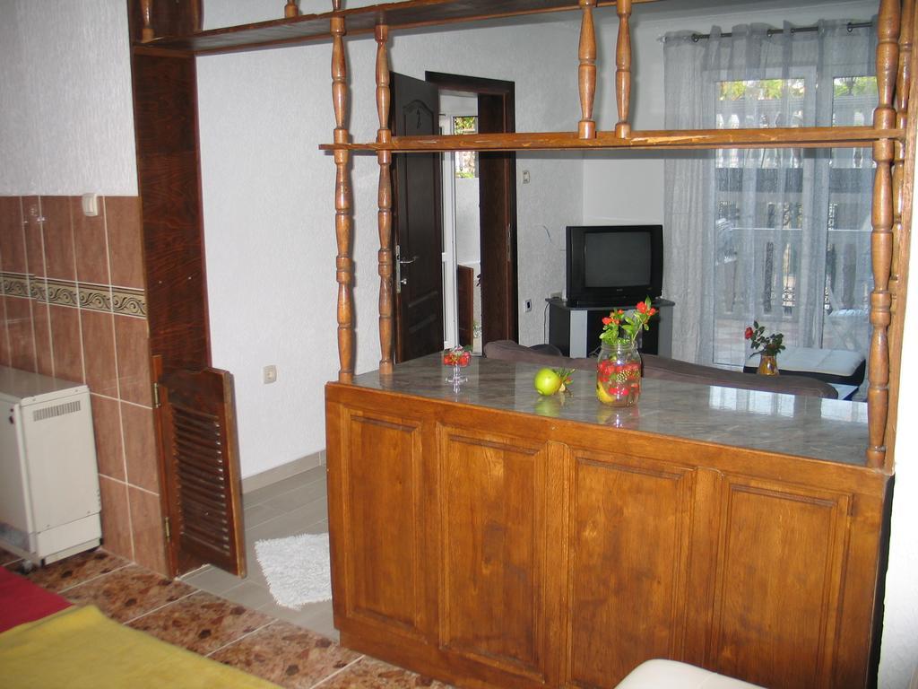 Guest House Dena Dobra Voda Ruang foto