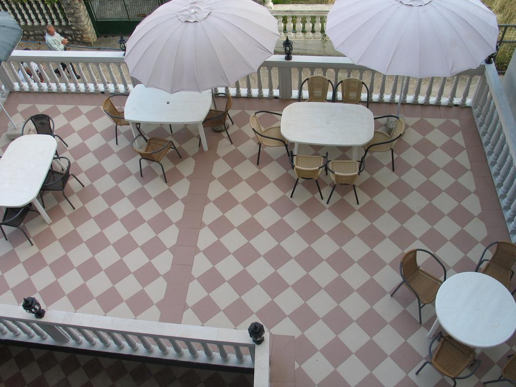 Guest House Dena Dobra Voda Bagian luar foto